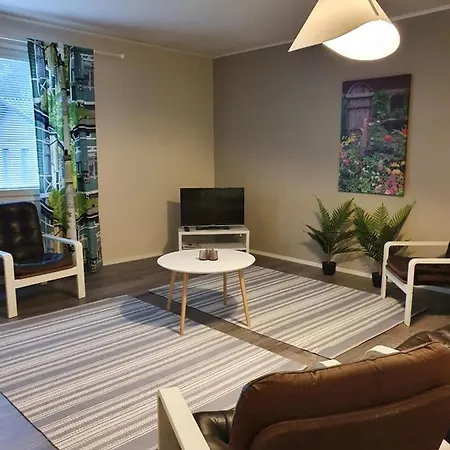 Jaeaeskaen Loma, Ratatie 3 Asunto 1 *