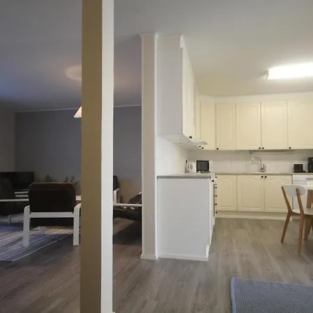 Jaeaeskaen Loma, Ratatie 3 Asunto 1